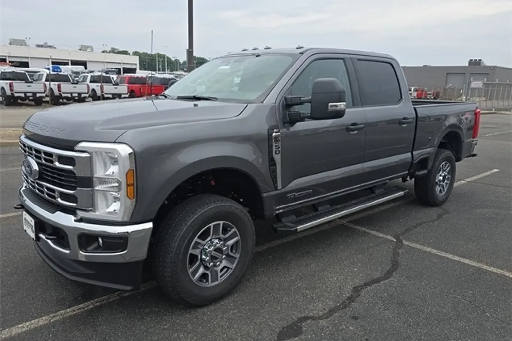 2025 Ford F-250 XLT photo 1