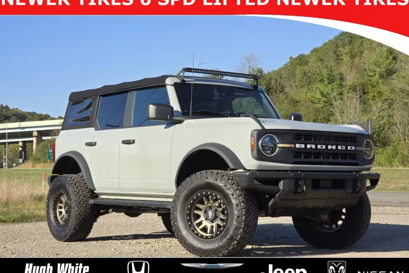 2021 Ford Bronco Black Diamond photo 1