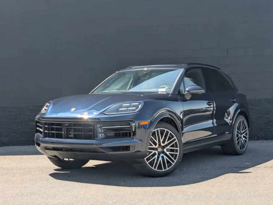 2025 Porsche Cayenne photo 1