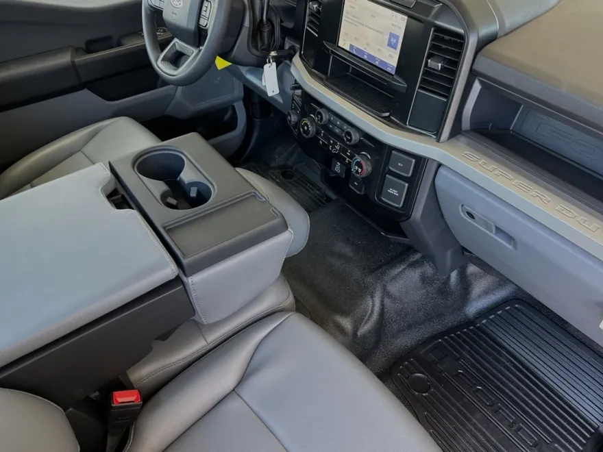 2024 Ford F-550 photo 11