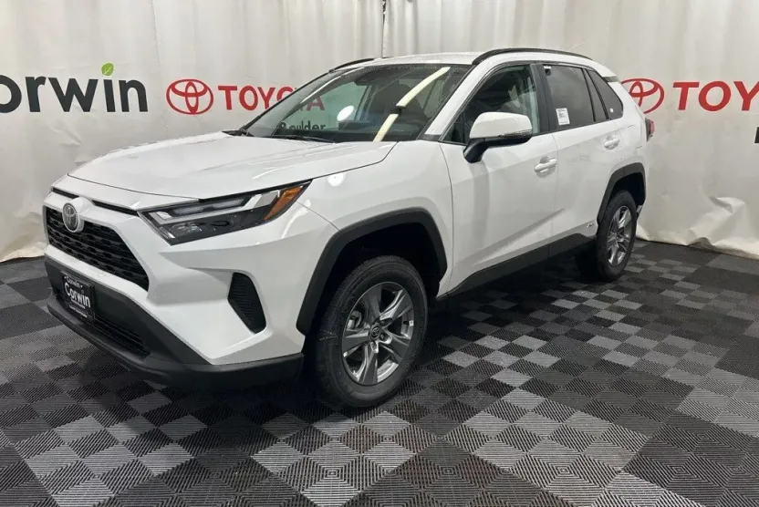 2025 Toyota RAV4 Hybrid XLE photo 1