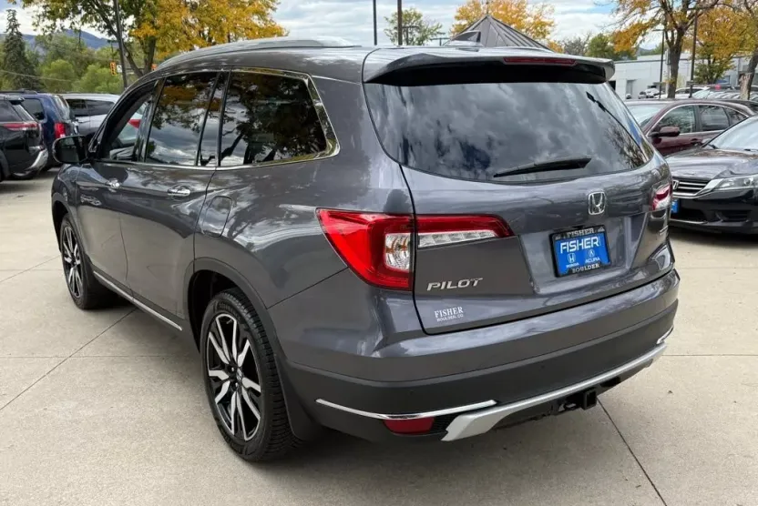 2021 Honda Pilot Touring photo 1