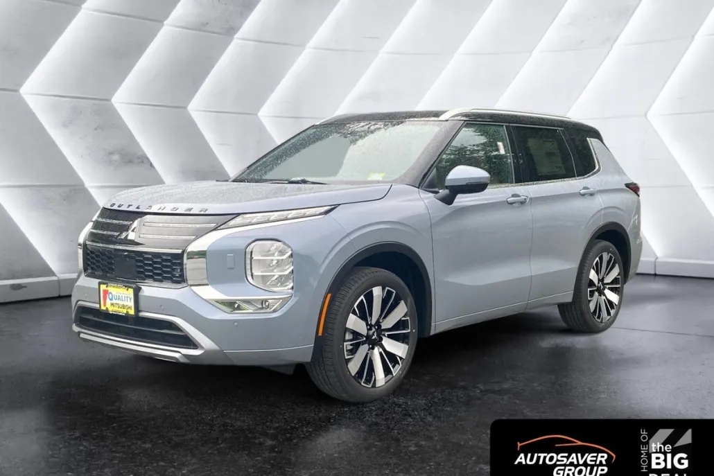 2025 Mitsubishi Outlander SEL photo 1