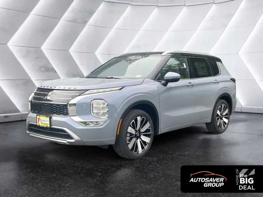 2025 Mitsubishi Outlander SEL photo 1