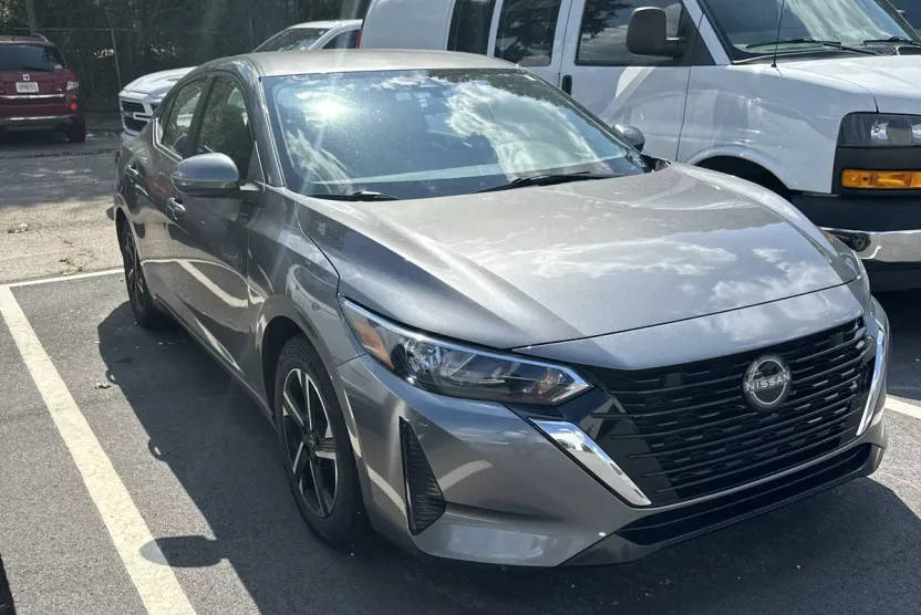 2024 Nissan Sentra SV photo 1