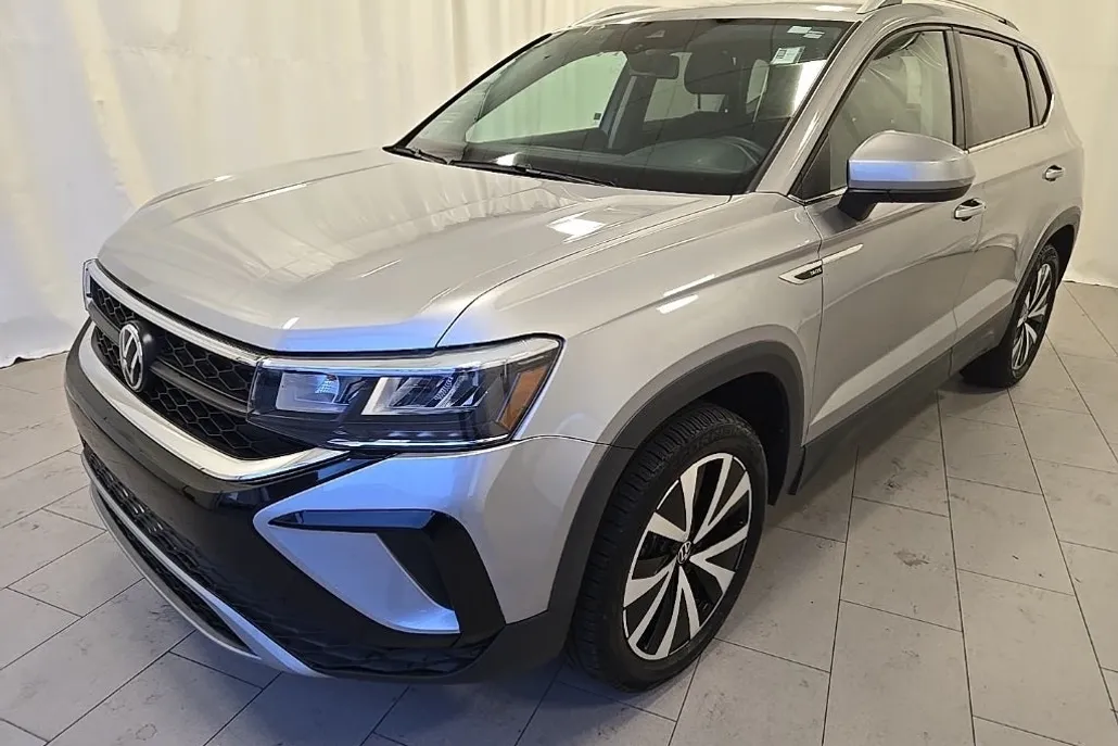 2022 Volkswagen Taos SE photo 1