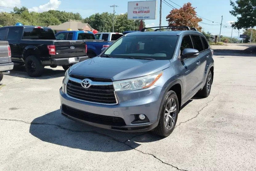 2016 Toyota Highlander Base Hybrid photo 1