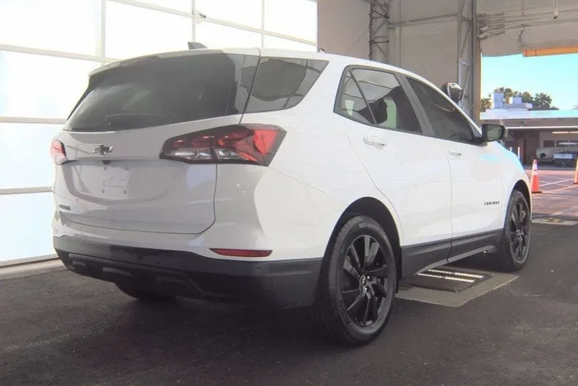 2024 Chevrolet Equinox LS photo 1