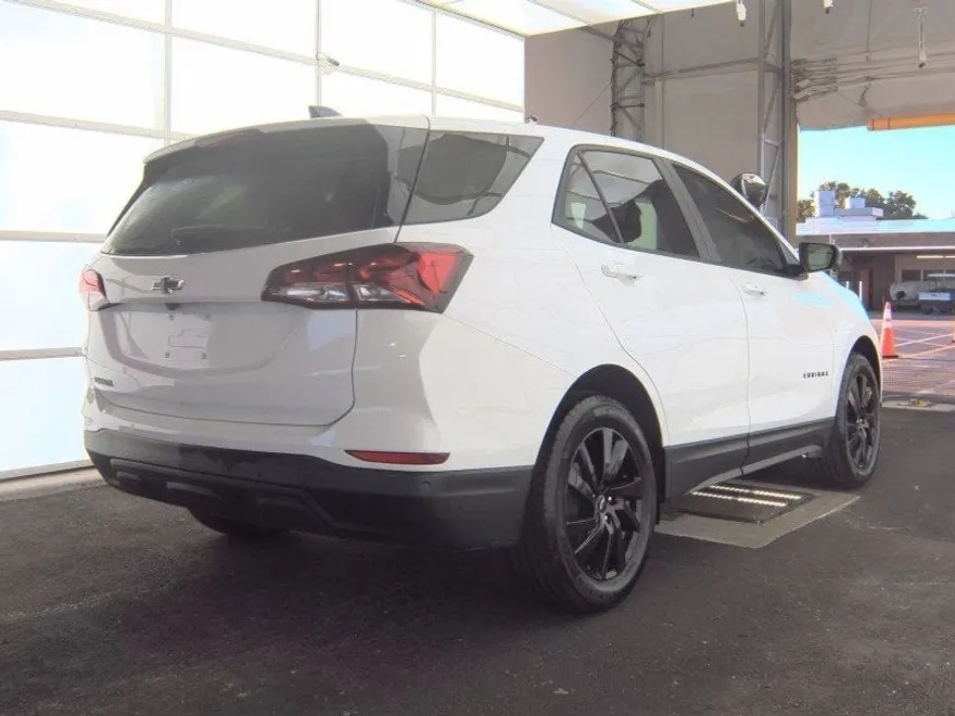 2024 Chevrolet Equinox LS photo 1