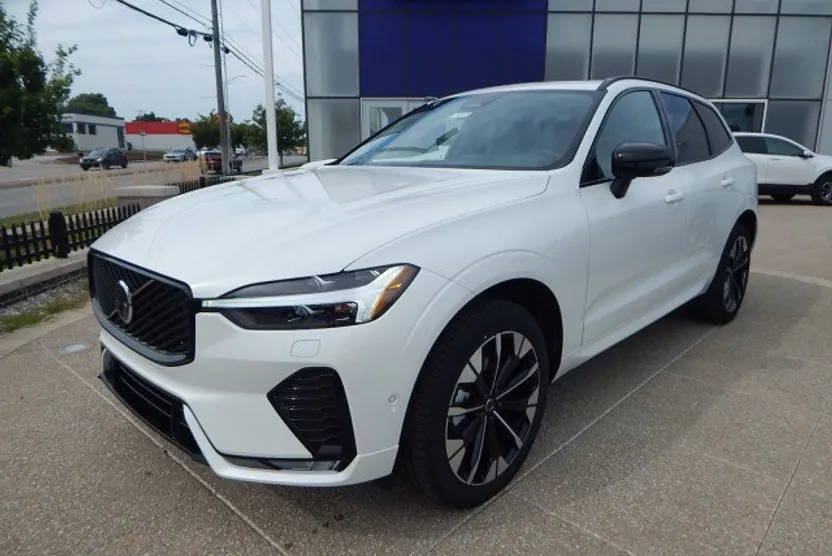 2026 Volvo XC60 B5 Plus photo 1