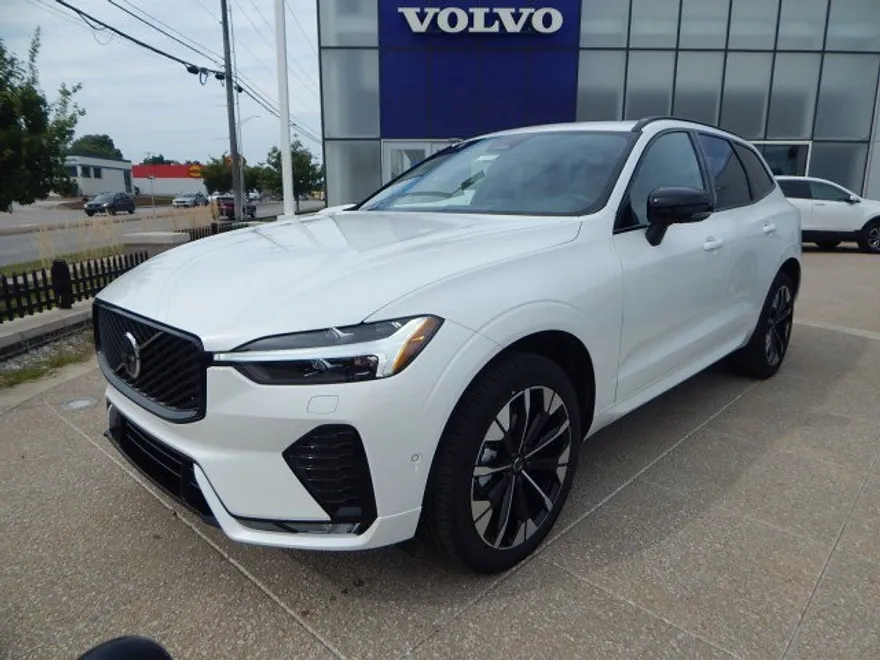 2026 Volvo XC60 B5 Plus photo 1