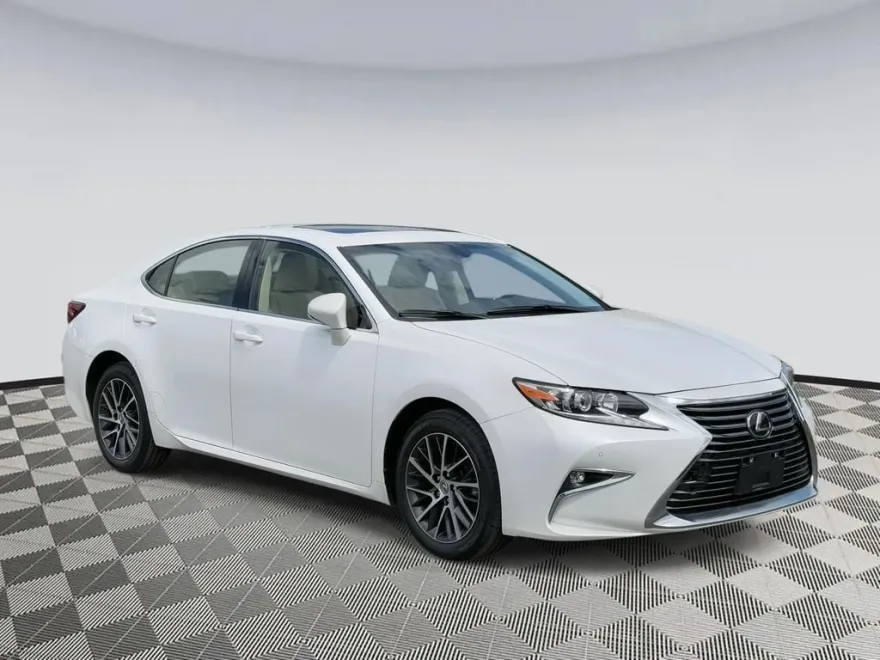 2017 Lexus ES 350 Base photo 1