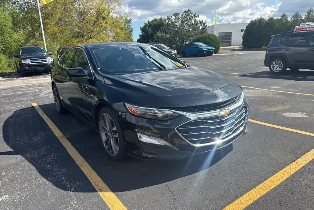 2023 Chevrolet Malibu 1LT photo 1