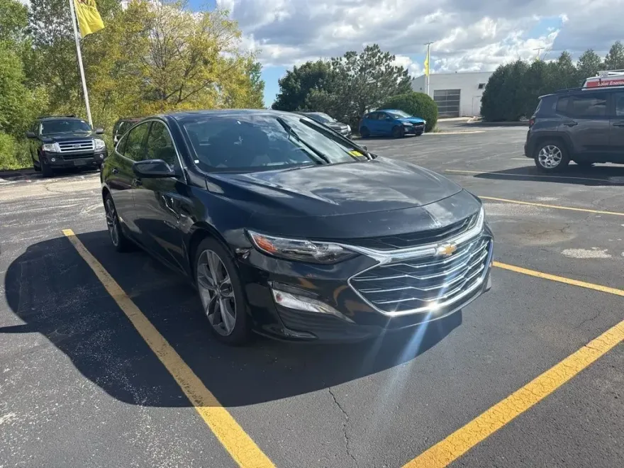 2023 Chevrolet Malibu 1LT photo 1