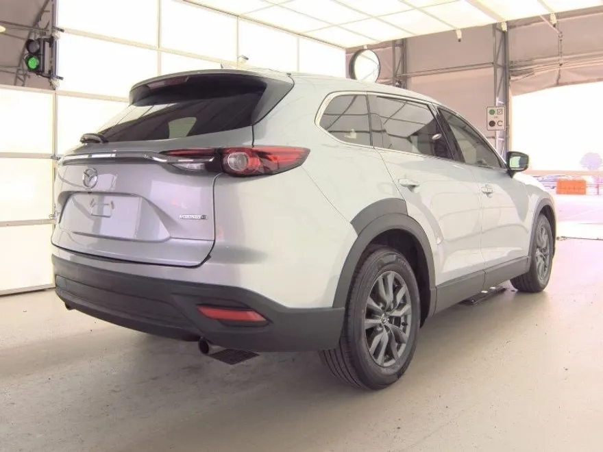 2023 Mazda CX-9 Touring photo 1