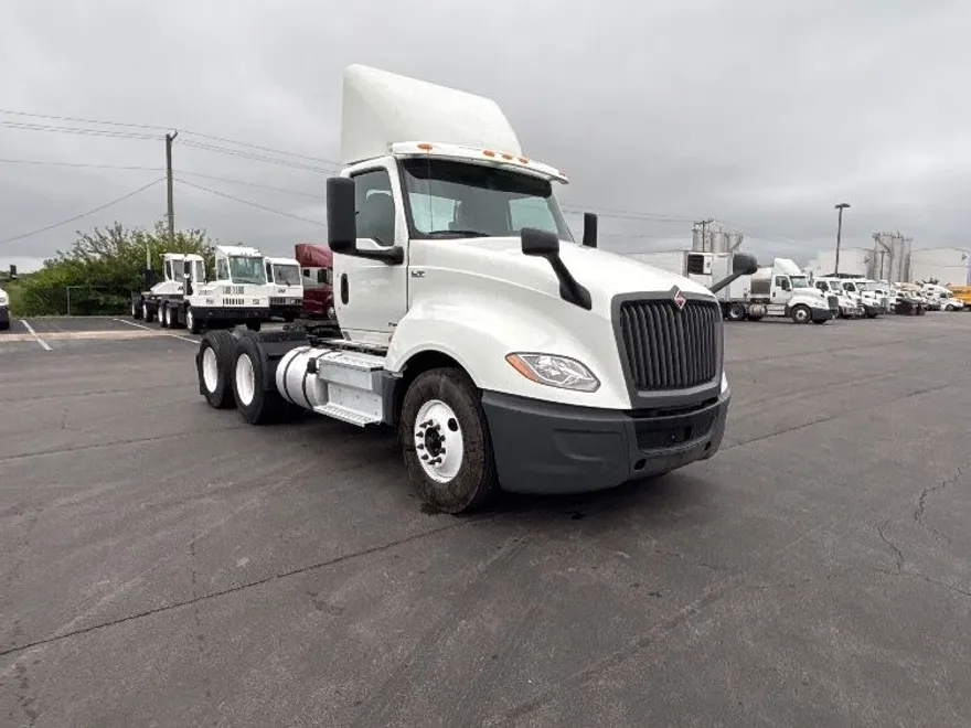 2020 International LT625 LT photo 1