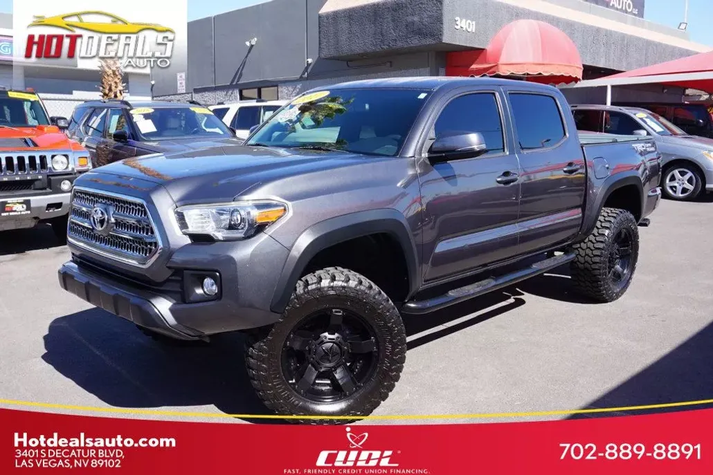 2017 Toyota Tacoma TRD photo 1