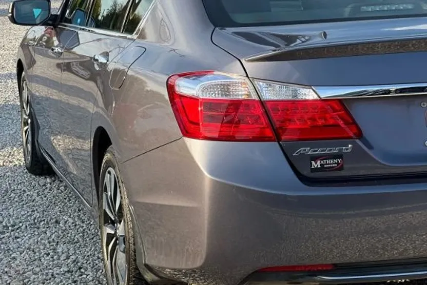 2015 Honda Accord Hybrid Touring photo 1