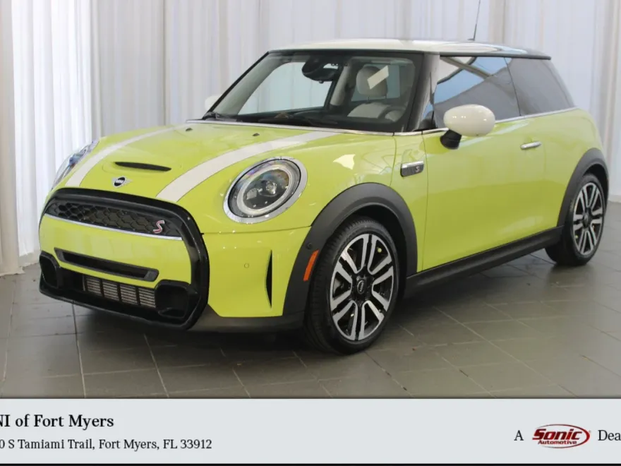 2024 Mini Cooper 2 Door Hardtop S Iconic photo 1
