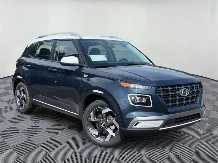 2025 Hyundai Venue Limited photo 1