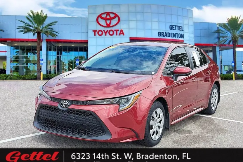 2022 Toyota Corolla LE photo 1