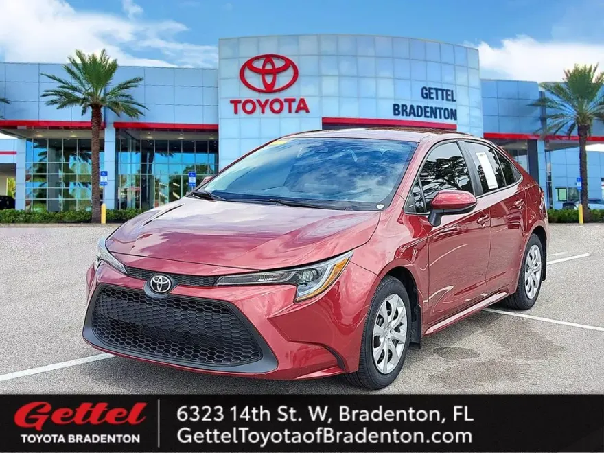 2022 Toyota Corolla LE photo 1