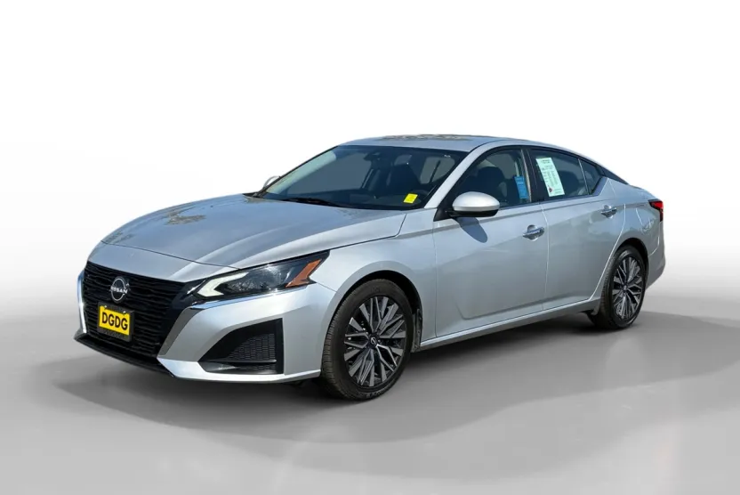 2023 Nissan Altima 2.5 SV photo 1