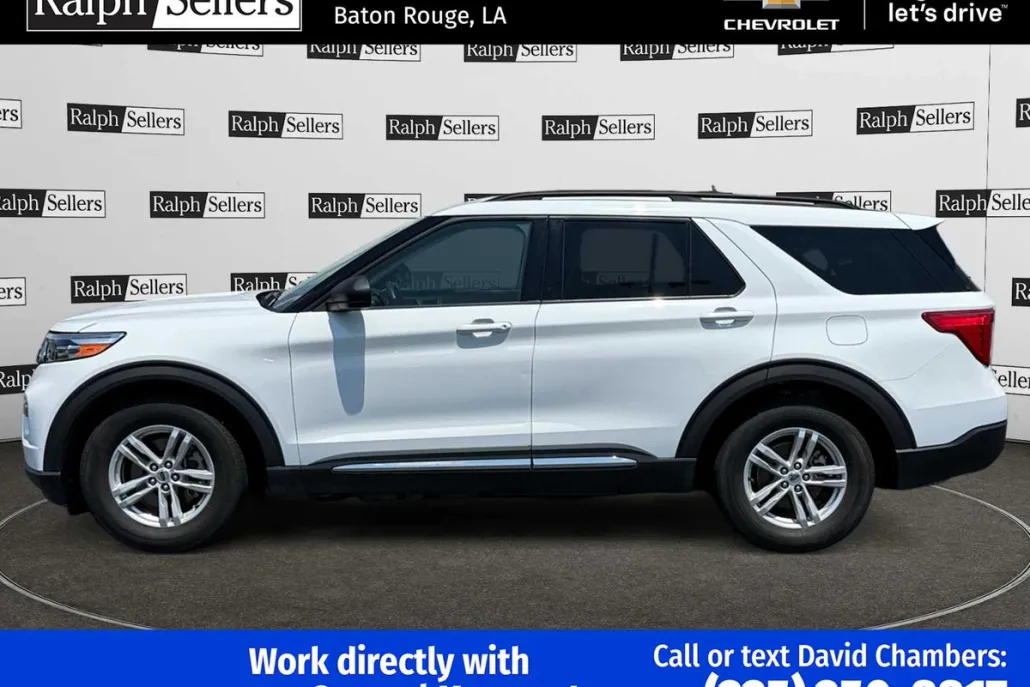 2024 Ford Explorer XLT photo 1