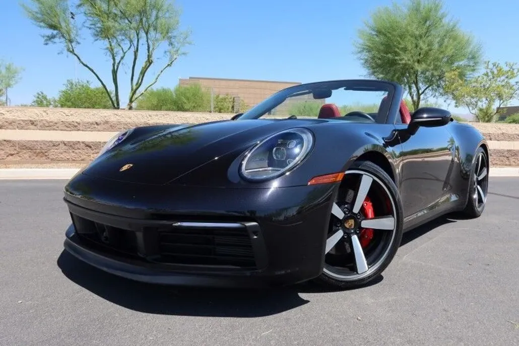 2020 Porsche 911 Cabriolet photo 1