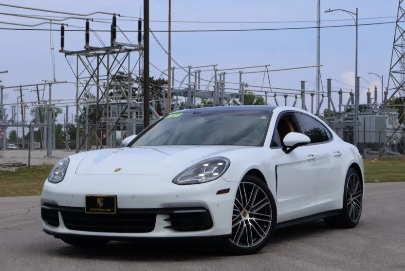 2018 Porsche Panamera 4S photo 1