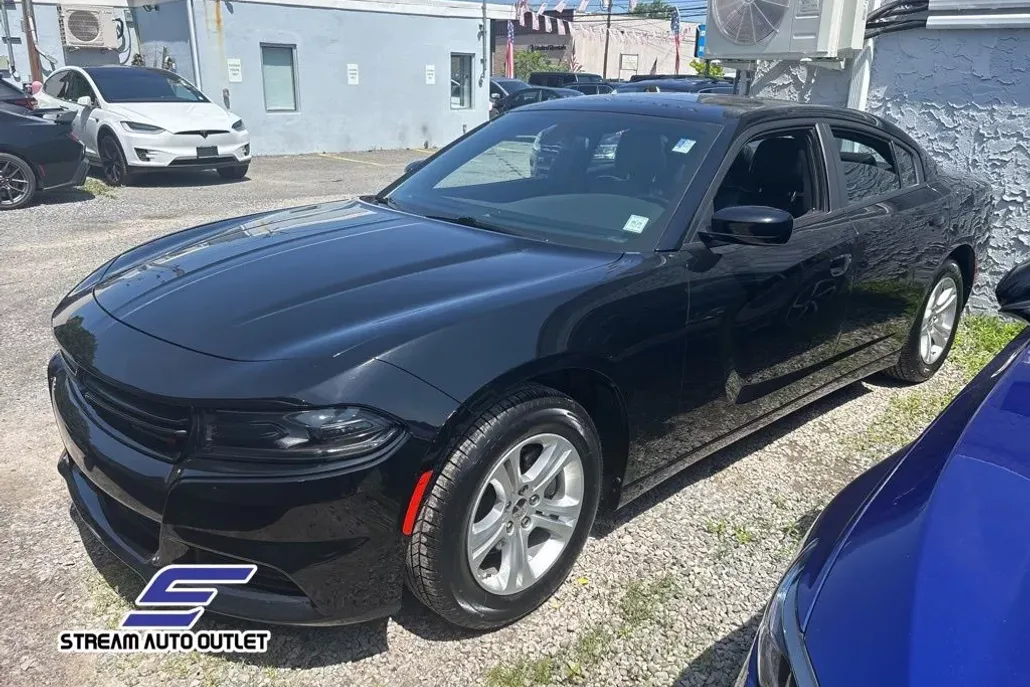 2022 Dodge Charger SXT photo 1
