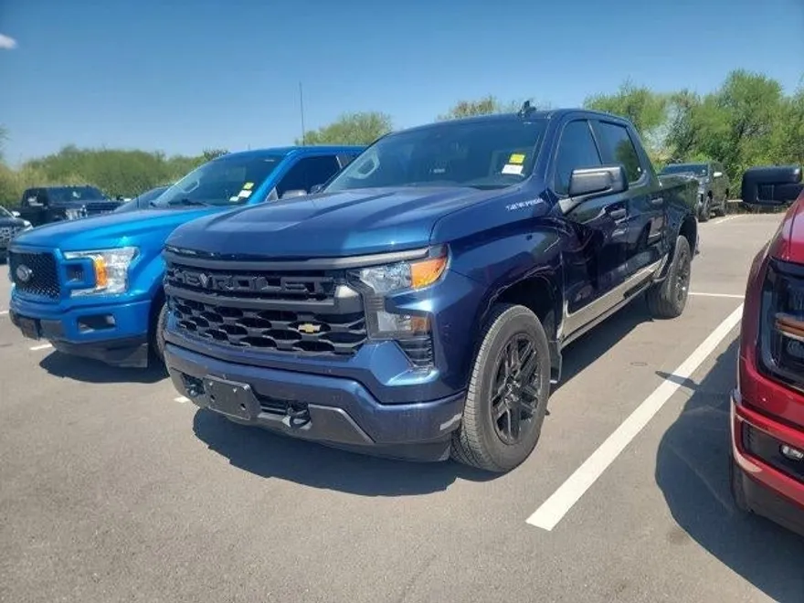 2023 Chevrolet Silverado 1500 Custom photo 1