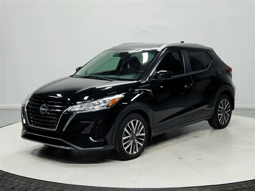 2022 Nissan Kicks SV photo 1
