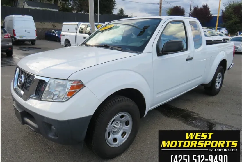 2015 Nissan Frontier King Cab S photo 1