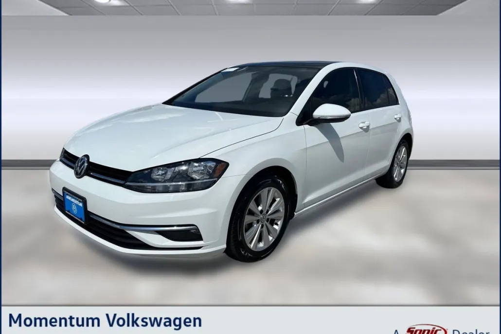 2019 Volkswagen Golf SE photo 1
