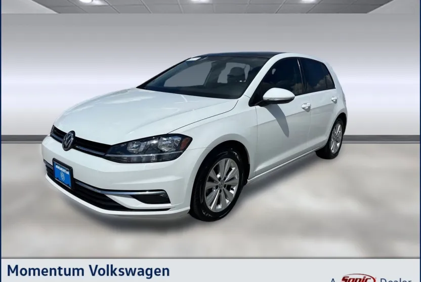2019 Volkswagen Golf SE photo 1