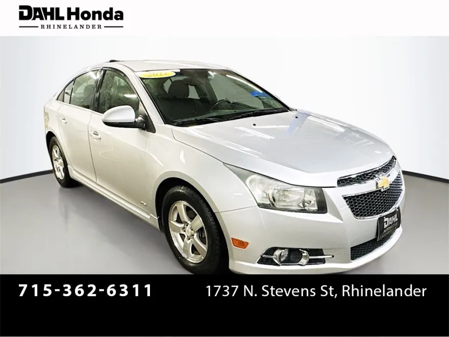2011 Chevrolet Cruze LT photo 1