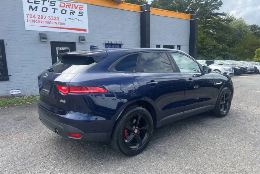2017 Jaguar F-PACE Premium photo 1