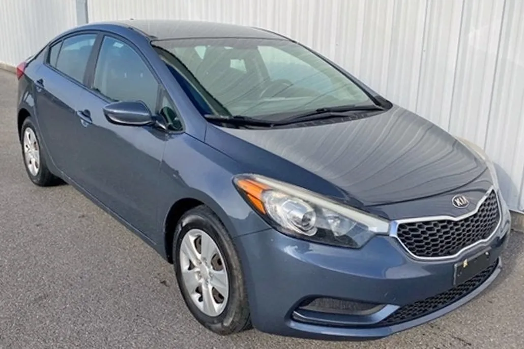 2016 Kia Forte LX photo 1