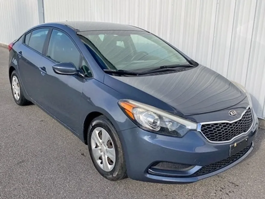 2016 Kia Forte LX photo 1