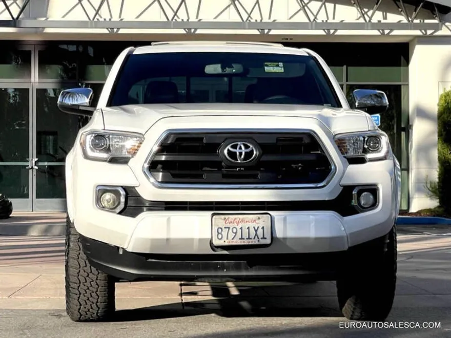 2016 Toyota Tacoma LE photo 1