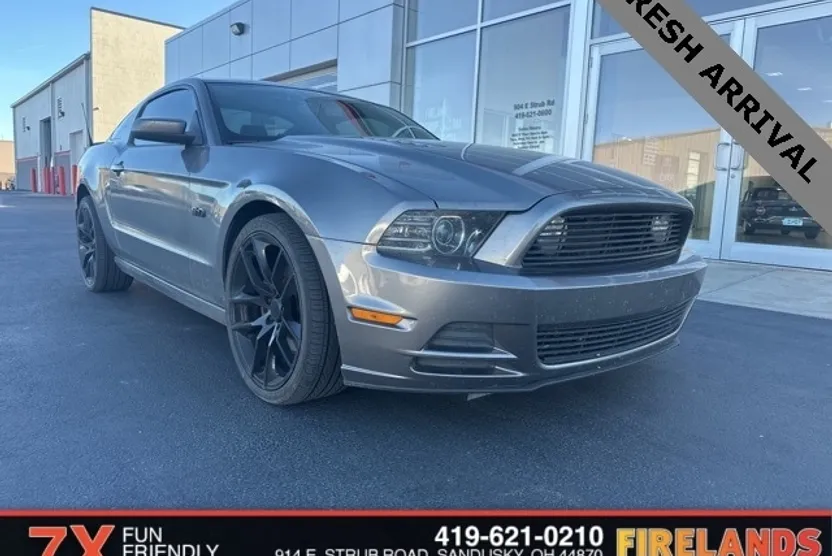 2013 Ford Mustang GT photo 1