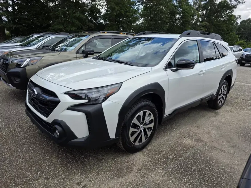 2025 Subaru Outback Premium photo 1