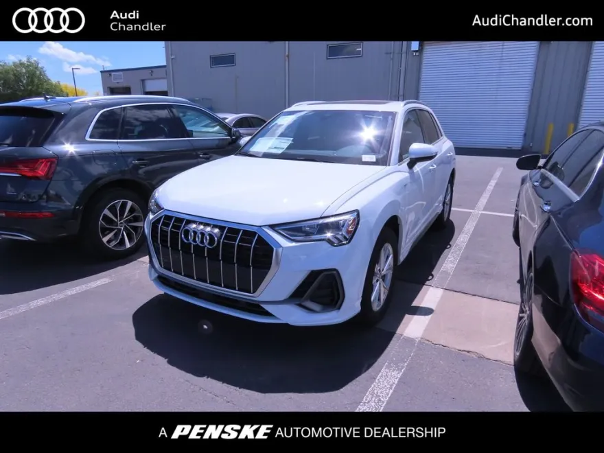2025 Audi Q3 45 TFSI S line Premium photo 1