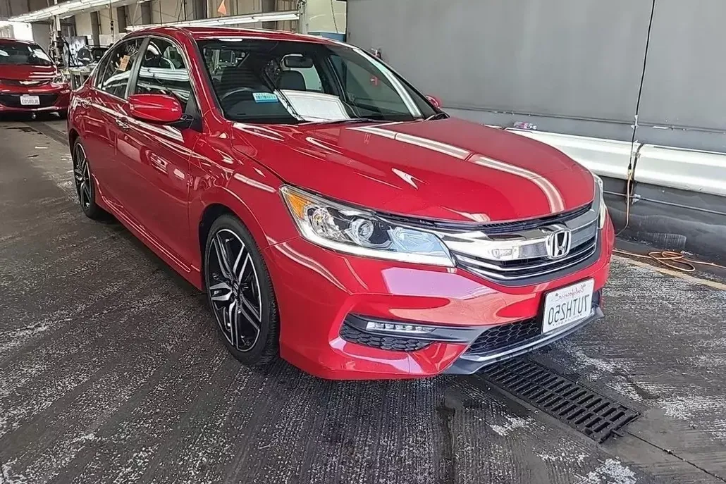 2017 Honda Accord Sport photo 1