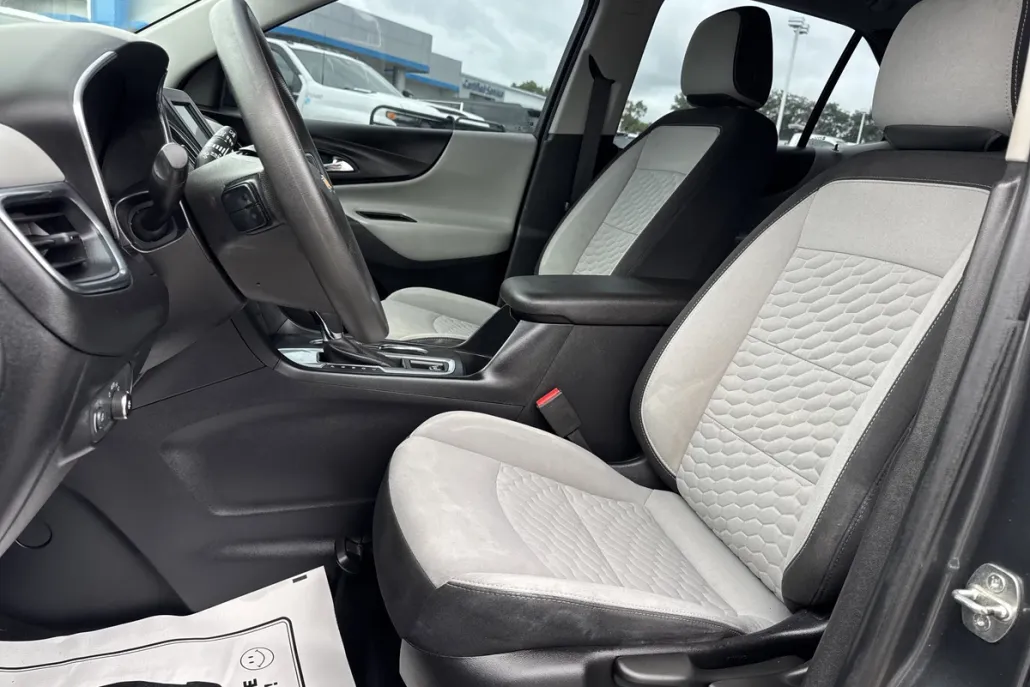 2019 Chevrolet Equinox LS photo 1