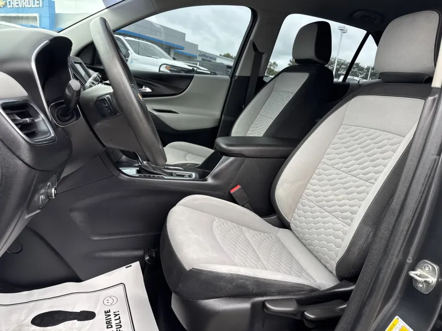 2019 Chevrolet Equinox LS photo 1