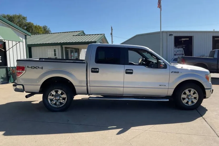 2011 Ford F-150 XLT photo 1