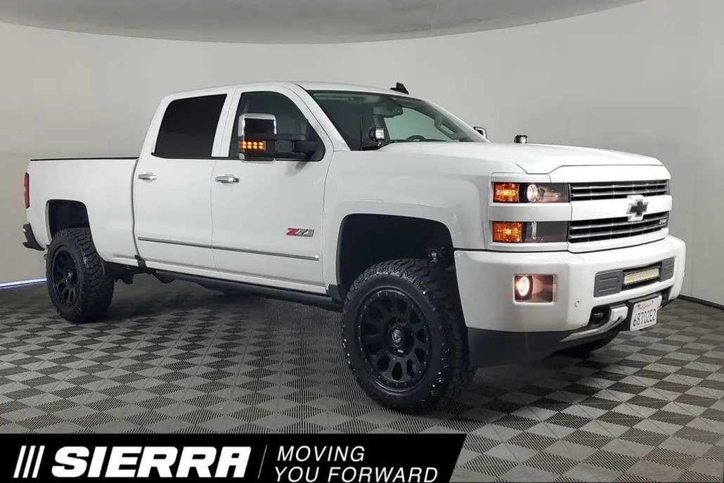 2016 Chevrolet Silverado 2500HD LT photo 1