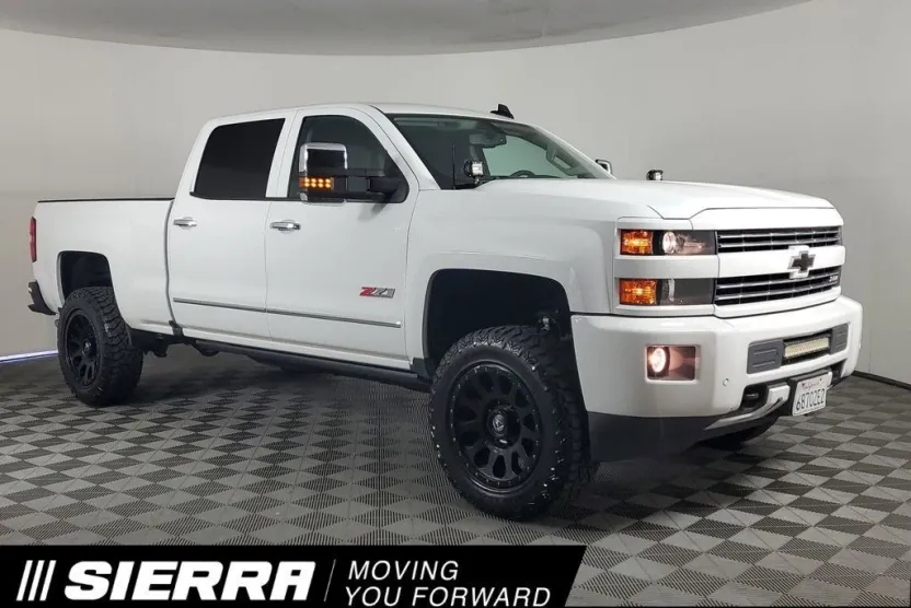 2016 Chevrolet Silverado 2500HD LT photo 1